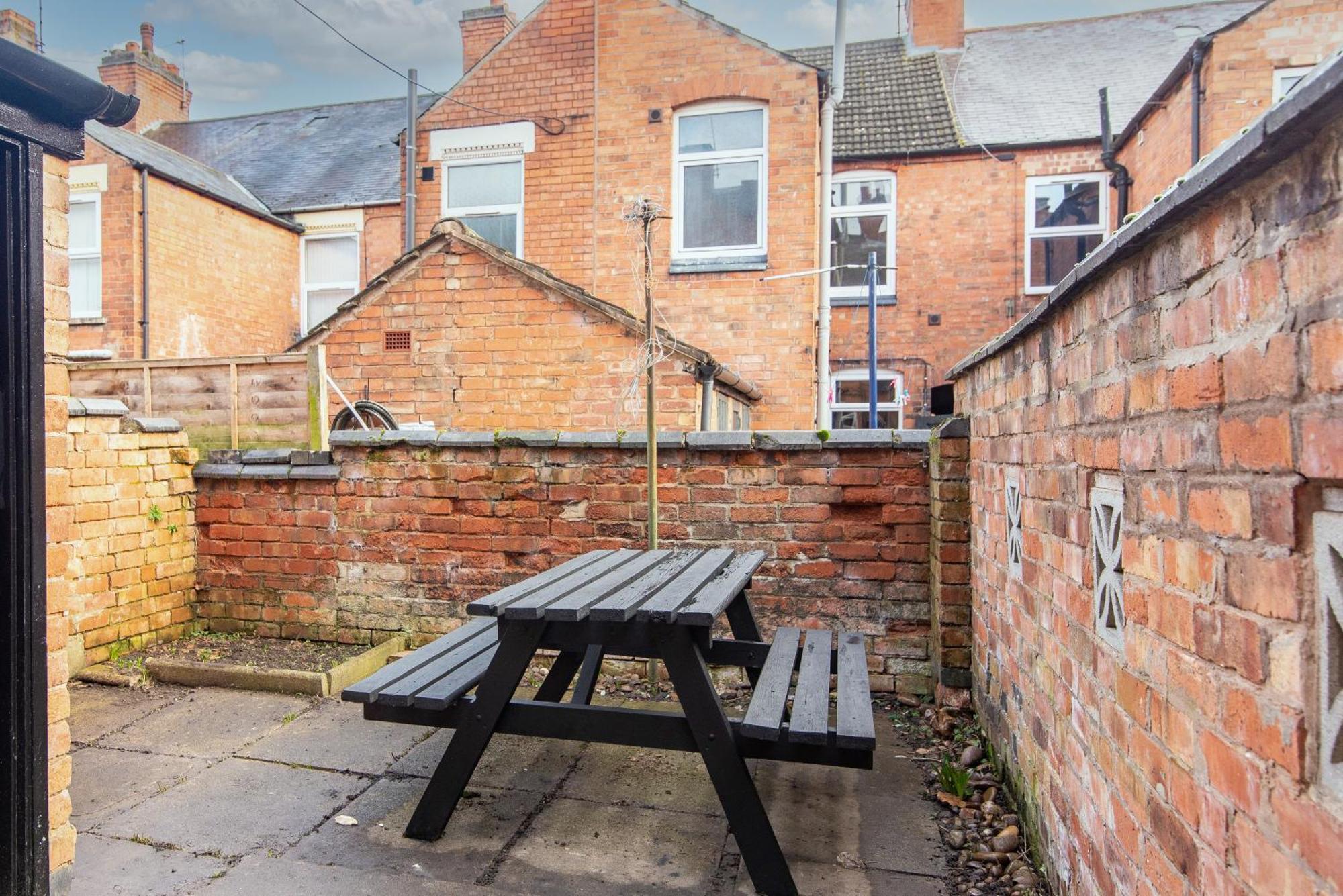 2 Bedroom House In The Heart Of Leicester Bagian luar foto